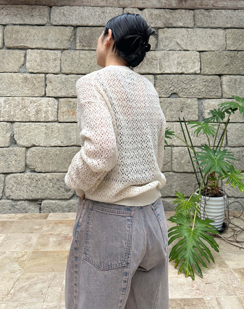 
                  
                    Load image into Gallery viewer, Melted Smile With Frizbee / 301343251001
                  
                