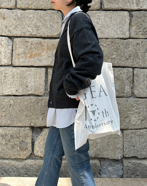 
                  
                    Load image into Gallery viewer, HENRY CARDIGAN / 308136252001
                  
                