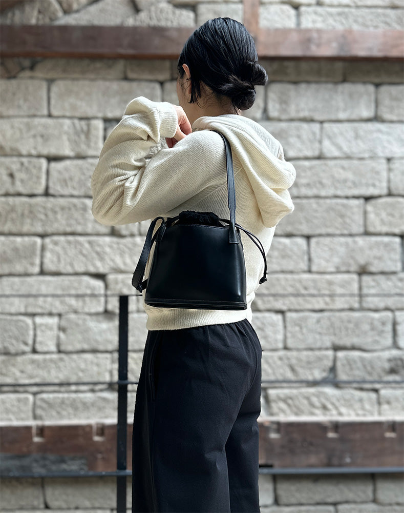 
                  
                    Load image into Gallery viewer, CICACUI kinchaku / 335198252002
                  
                