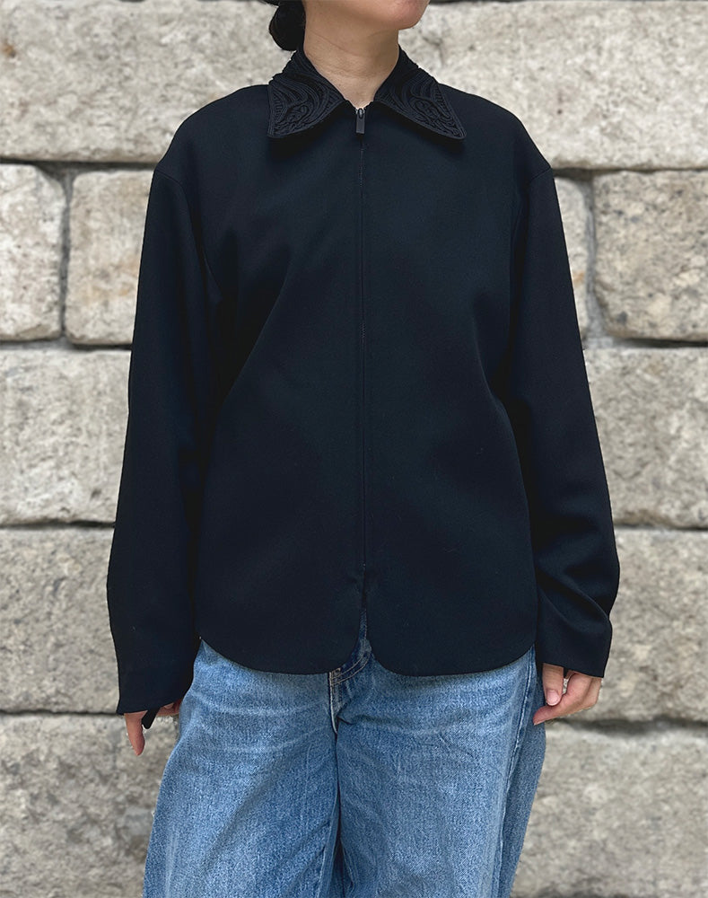 
                  
                    Load image into Gallery viewer, Wool Venetian Embroidery Collar Jacket / 313165252002
                  
                