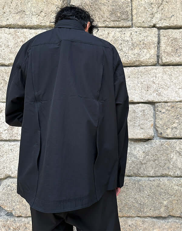 
                  
                    Load image into Gallery viewer, Interlocking Parachute Shirt / 311409251001
                  
                