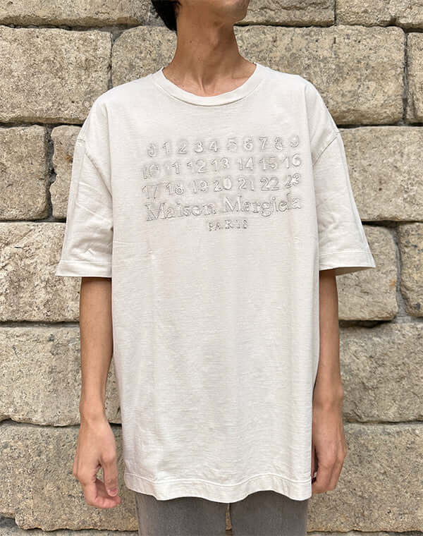 
                  
                    Load image into Gallery viewer, T-SHIRT / 304239251001
                  
                