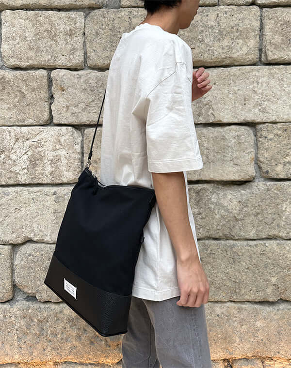 
                  
                    Load image into Gallery viewer, SHOULDER BAG / 335239251002
                  
                