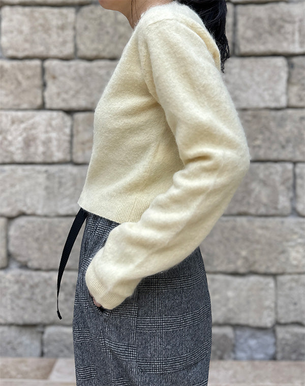 
                  
                    Load image into Gallery viewer, GARMENT-DYED BABY ALPACA FUR KNIT CREW-NECK CARDIGAN / 307178252001
                  
                