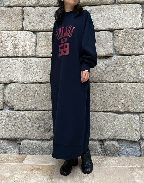 
                  
                    Load image into Gallery viewer, COLLEGE SWEAT DRESS / 303136252001
                  
                