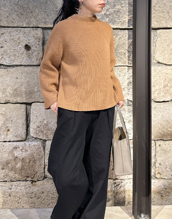 
                  
                    Load image into Gallery viewer, SIGNATURE BOTTLE NECK / 301335252005
                  
                