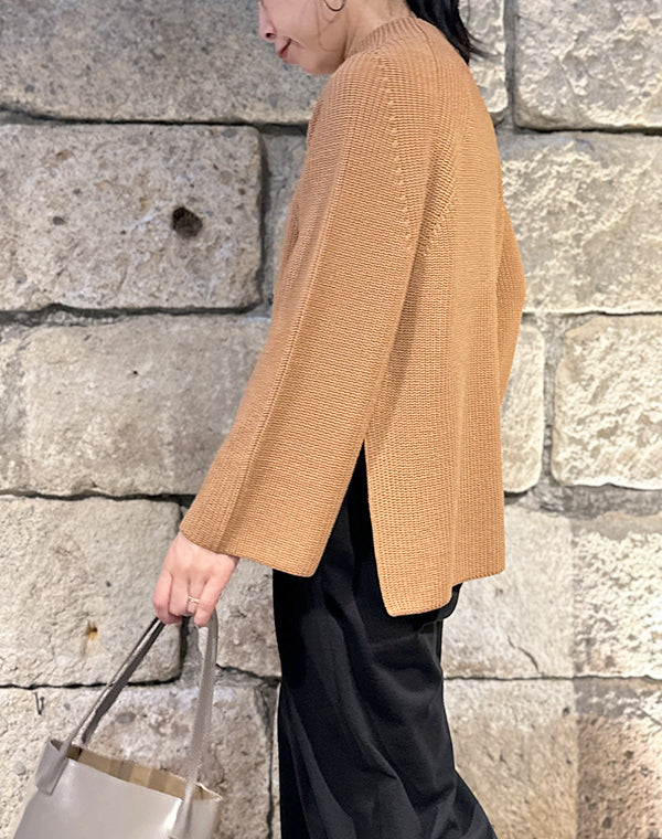 
                  
                    Load image into Gallery viewer, SIGNATURE BOTTLE NECK / 301335252005
                  
                