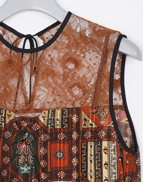 
                  
                    Load image into Gallery viewer, Mame Kurogouchi - Stained Glass Printed Top / 152165202001A
                  
                