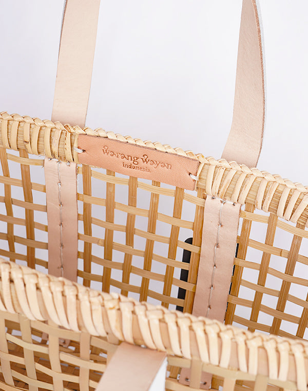 
                  
                    Load image into Gallery viewer, amiami 革手バスケット S ホワイト / 904834253021
                  
                