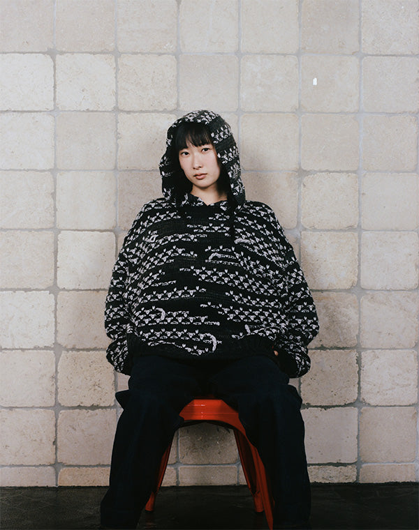 
                  
                    Load image into Gallery viewer, Roving Thread Hoodie / BEA25402UA
                  
                