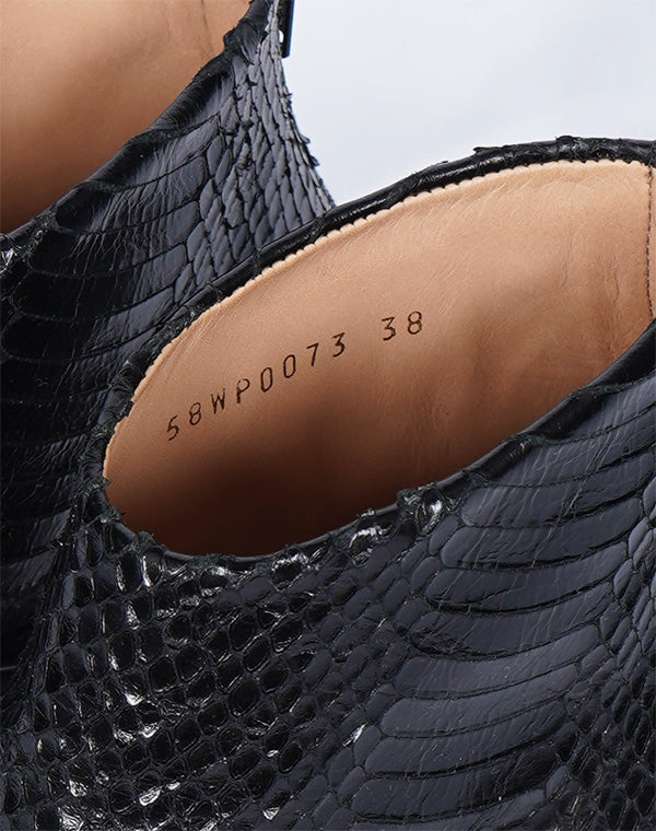 
                  
                    Load image into Gallery viewer, 【外箱&amp;amp;保存袋に汚れ/靴底に擦れ有】Maison Margiela - 58WP0073 ブーティー / 803238162003A
                  
                