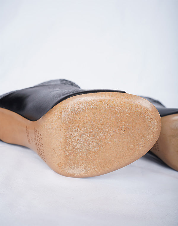 
                  
                    Load image into Gallery viewer, 【外箱&amp;amp;保存袋に汚れ/靴底に擦れ有】Maison Margiela - 58WP0073 ブーティー / 803238162003A
                  
                