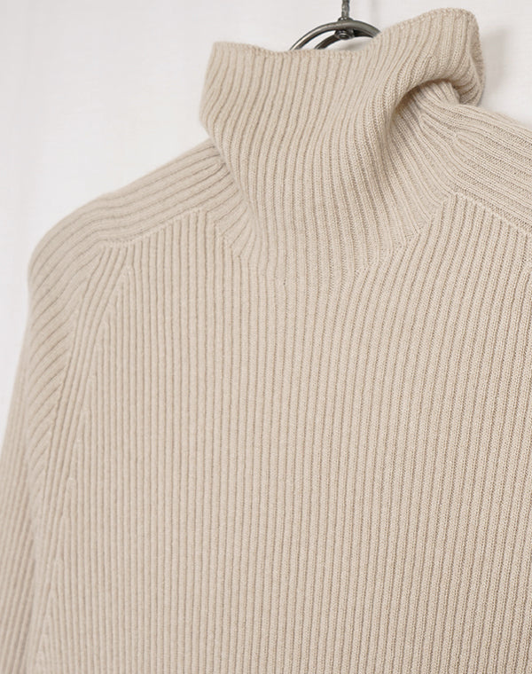 
                  
                    Load image into Gallery viewer, mayuhada silk cashmere turtle neck pullover / BEA24501LH
                  
                