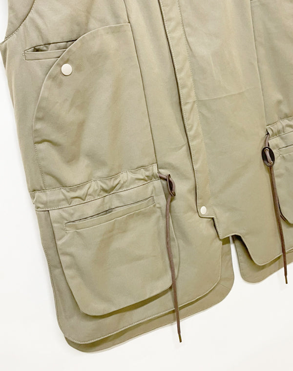 
                  
                    Load image into Gallery viewer, JUN MIKAMI - 【JUN MIKAMI × WILD THINGS】 PADDED VEST / 309340231001
                  
                