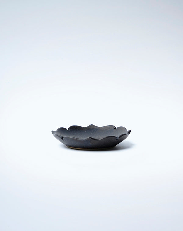 
                  
                    Load image into Gallery viewer, 輪花豆皿 / 904413193009
                  
                