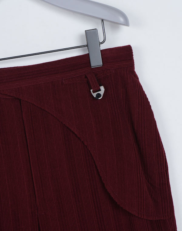 
                  
                    Load image into Gallery viewer, JUN MIKAMI - WOOL CORDUROY PANTS / 315340212001S
                  
                